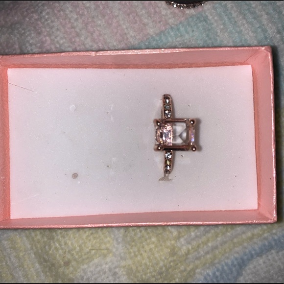 Size 9 ring! - Picture 6 of 8